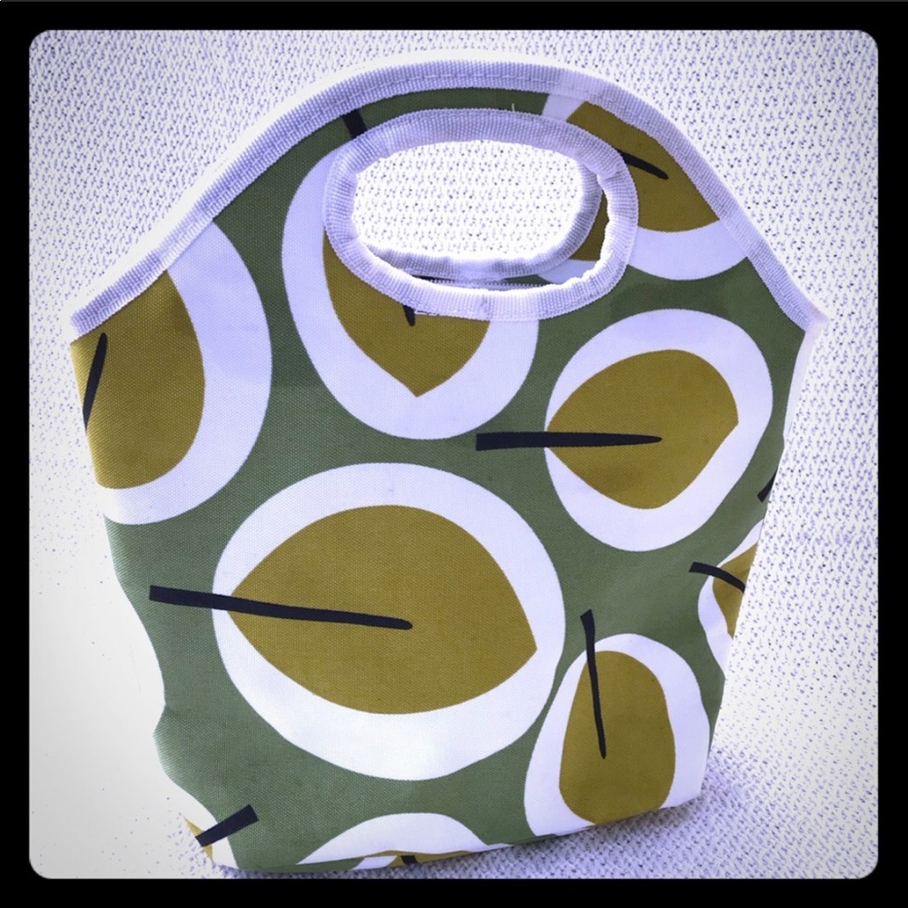 Insulated lunch bag.
